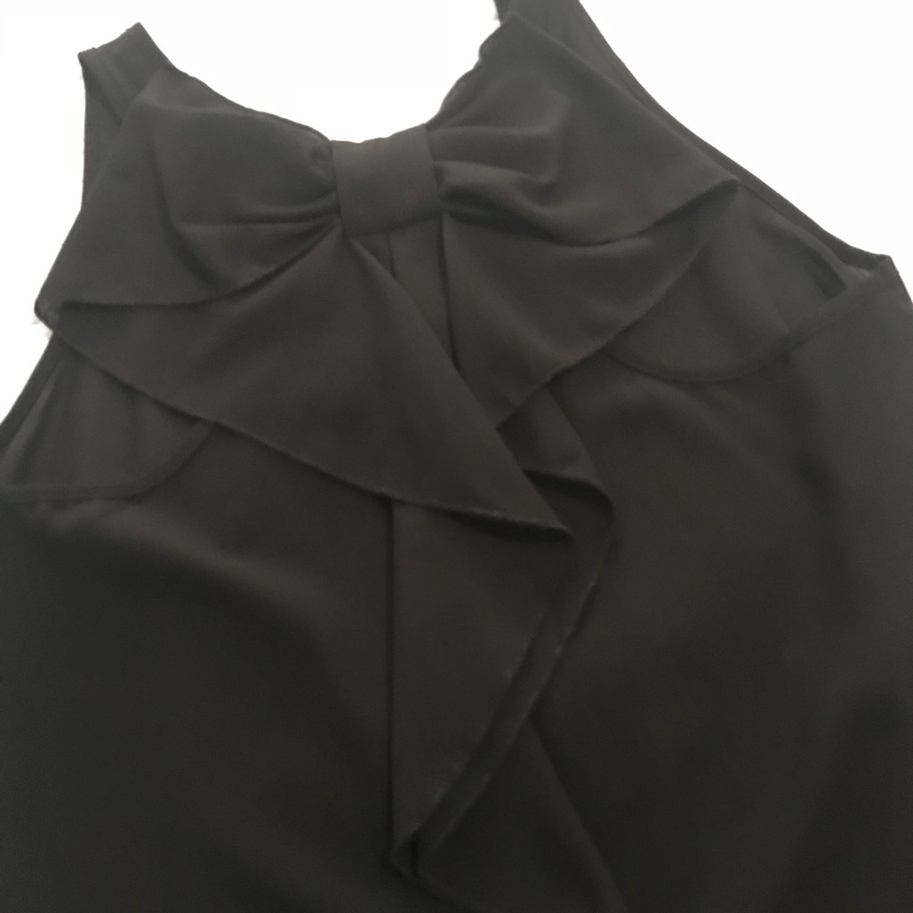 Adorable Black tank top with large bow back!